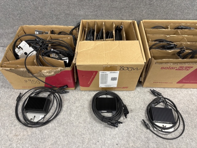 1356543-1 Power optimizers approx. 26 in different models - SolarEdge
