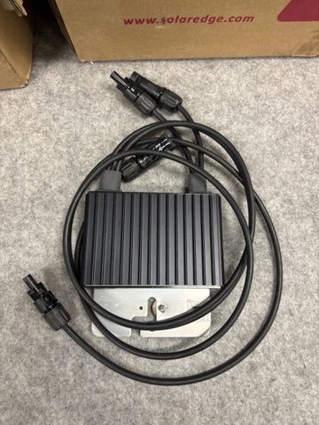 1356543-2 Power optimizers approx. 26 in different models - SolarEdge