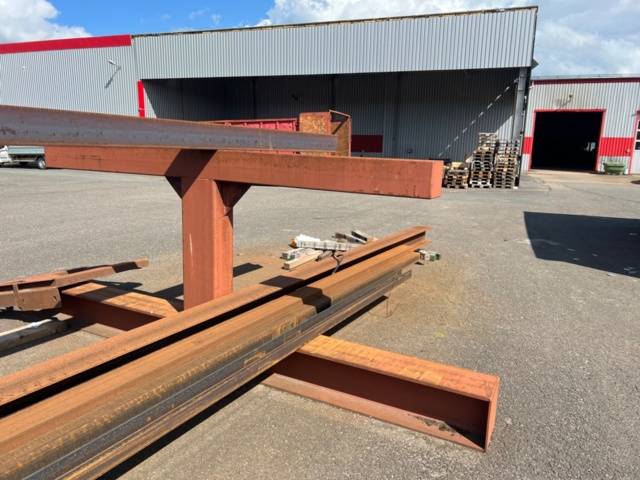 1334298-14 Steel material including stand