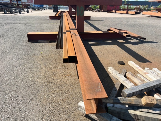 1334298-15 Steel material including stand