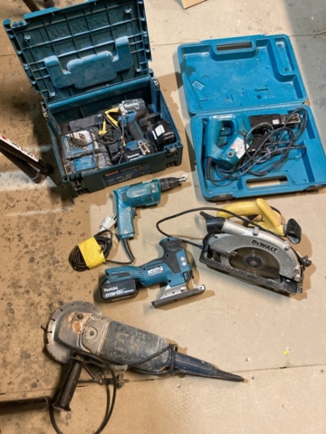 1130906-1 Collection of power tools and accessories - Makita, Bosch, DeWalt and others.