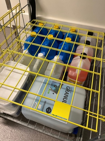 1355106-3 Collection of cleaning products – Disposable items, chemicals, etc.