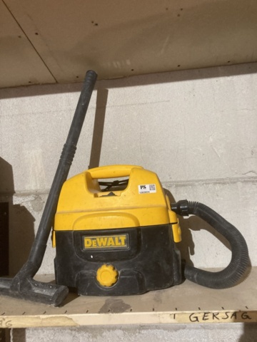1303824-1 Wet and dry vacuum cleaner - DeWalt DC500