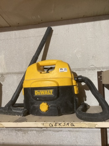 1303824-4 Wet and dry vacuum cleaner - DeWalt DC500