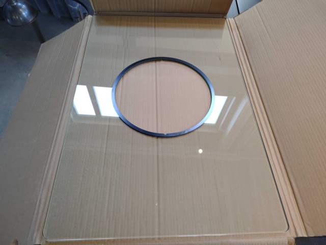 1374128-1 Glasruta, 1 st – 89,5x59,5 cm, urtag för ventilationsrör