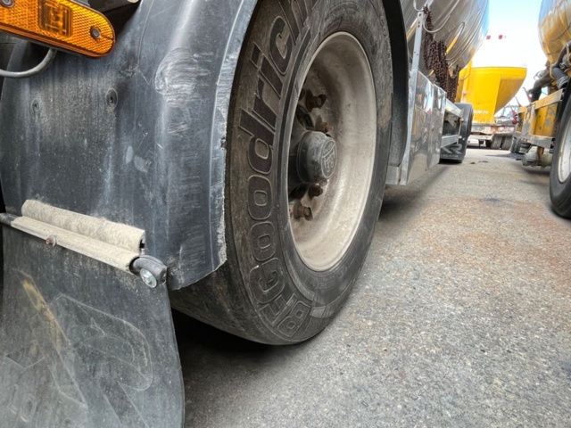 1277238-11 Silo trailer 55,000 liters - Feldbinder HEUT 55.4 -2010