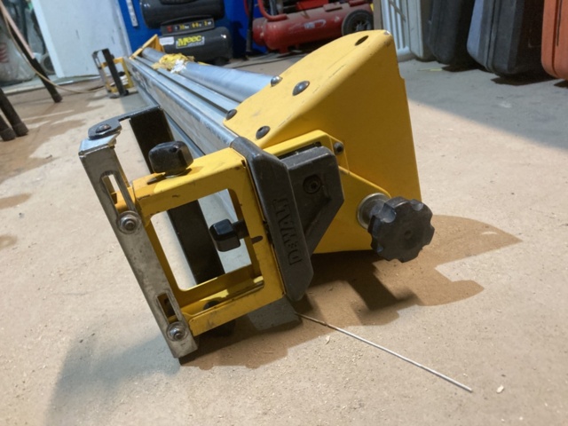 1303833-5 Saw bench - DeWalt