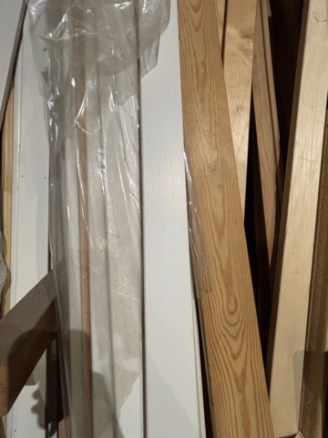 1377677-4 Lot of construction timber