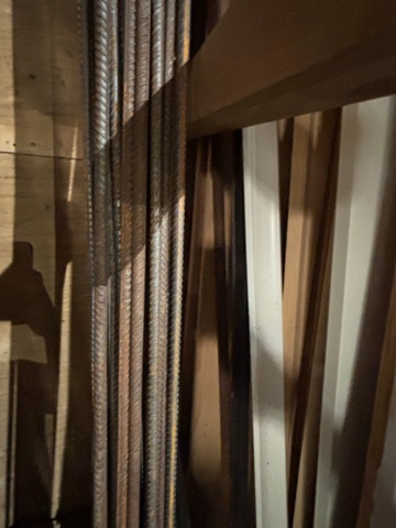 1377677-10 Lot of construction timber