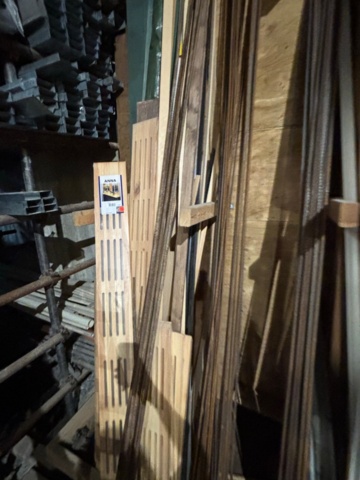 1377677-9 Lot of construction timber