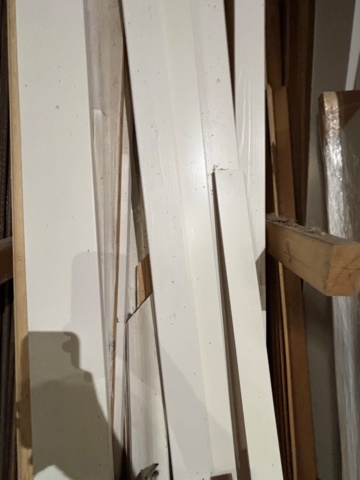 1377677-11 Lot of construction timber