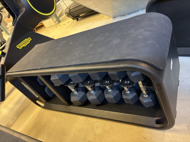 1303848-3 Sit-up bench with weight rack and dumbbells - Technogym