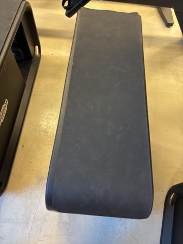 1303848-7 Sit-up bench with weight rack and dumbbells - Technogym