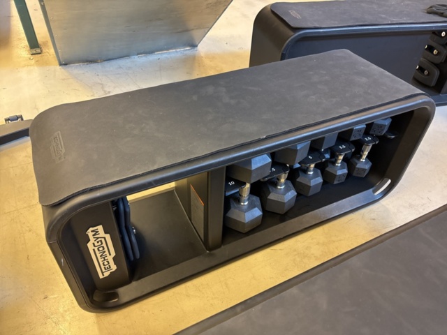 1303848-1 Sit-up bench with weight rack and dumbbells - Technogym