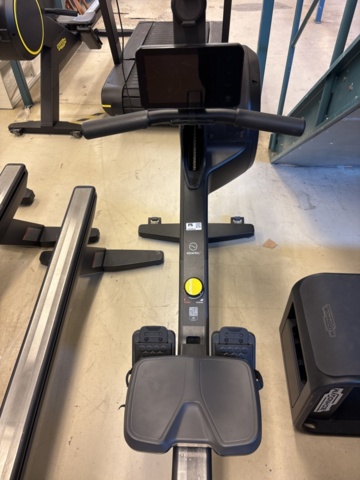 1303854-12 Rowing machine - Technogym Skillrow