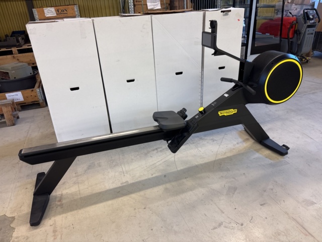 1303854-1 Rowing machine - Technogym Skillrow