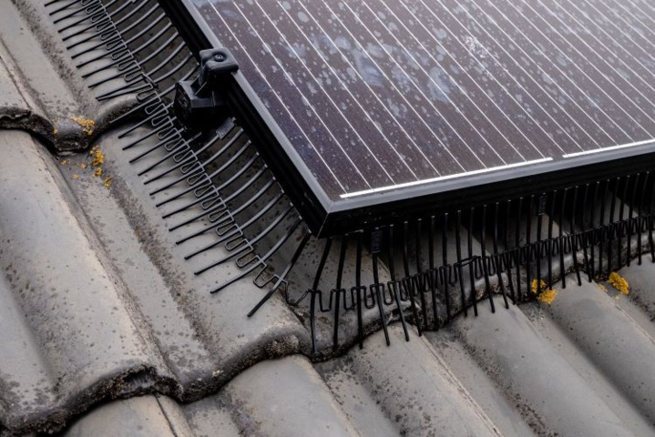 1379663-1 Bird protection for solar panels 30 m