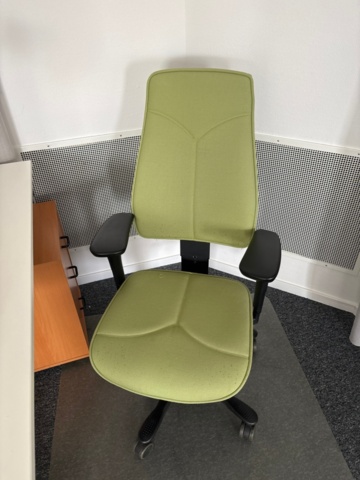 1356578-3 Office furniture