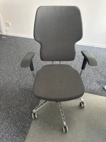 1356578-9 Office furniture