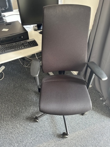 1356578-12 Office furniture