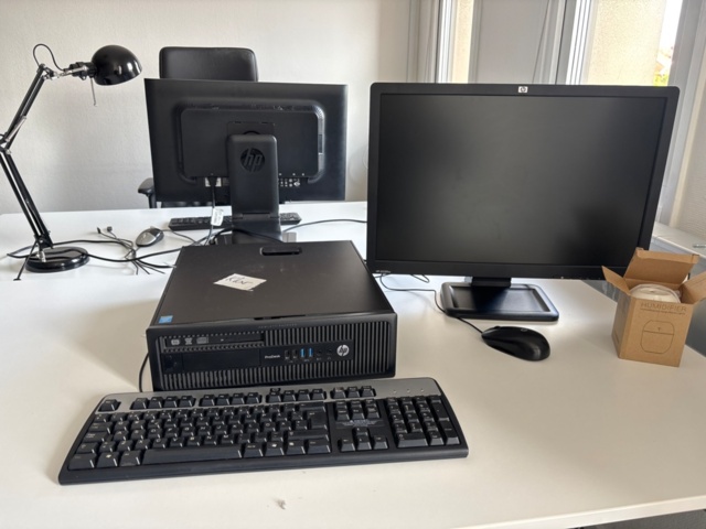 1356578-13 Office furniture