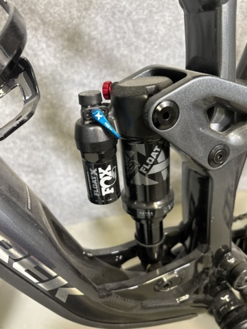 1303858-15 MTB, Trek Fuel EX 8