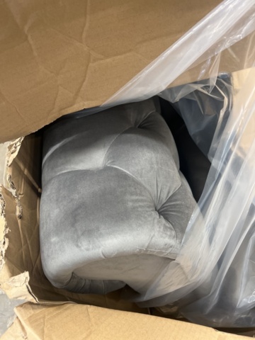 1379975-5 Soffa chesterfield 3-sits grå