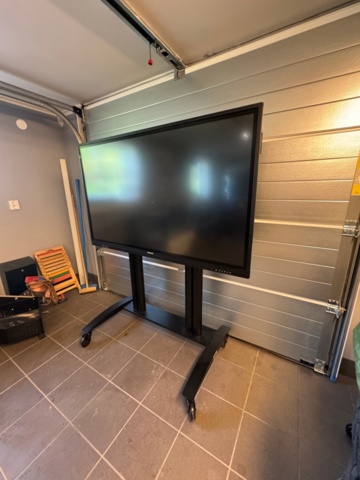 1380233-3 Interactive whiteboard Ricoh IWB A6500 with rolling stand