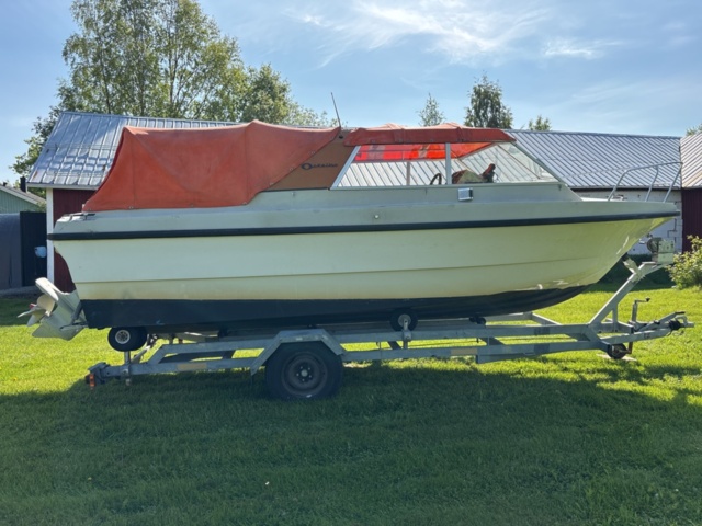1373405-6 Kabinbåt Ockelbo C20 med trailer