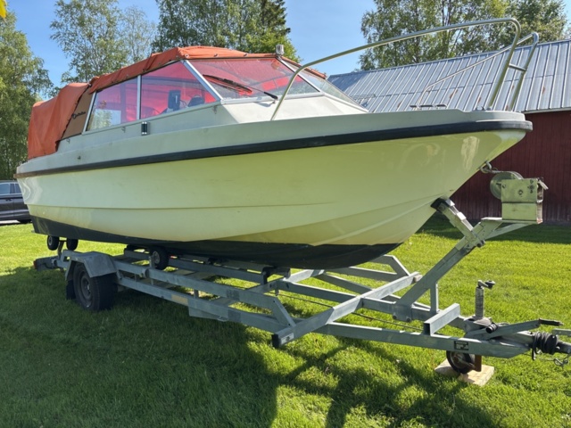 1373405-7 Kabinbåt Ockelbo C20 med trailer
