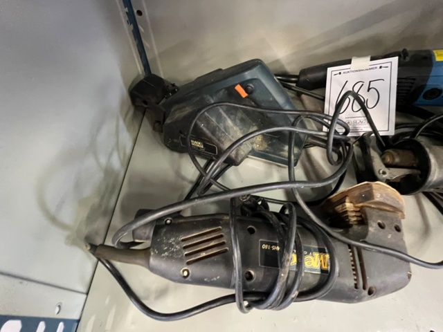 1364685-3 Trading machines