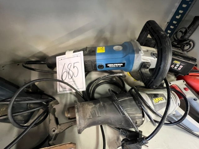 1364685-4 Trading machines