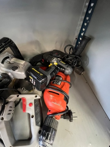 1364685-6 Trading machines