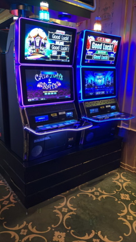 1380657-4 8 × Spelautomater WMS Twinstar – Lock it link-serien (2017)