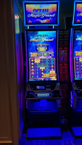 1380719-1 Slot machine IGT Crystal curve – Ocean magic grand (2018)