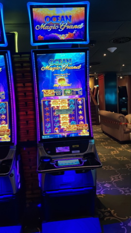 1380720-1 Slot machine IGT Crystal curve – Ocean magic grand (2018)