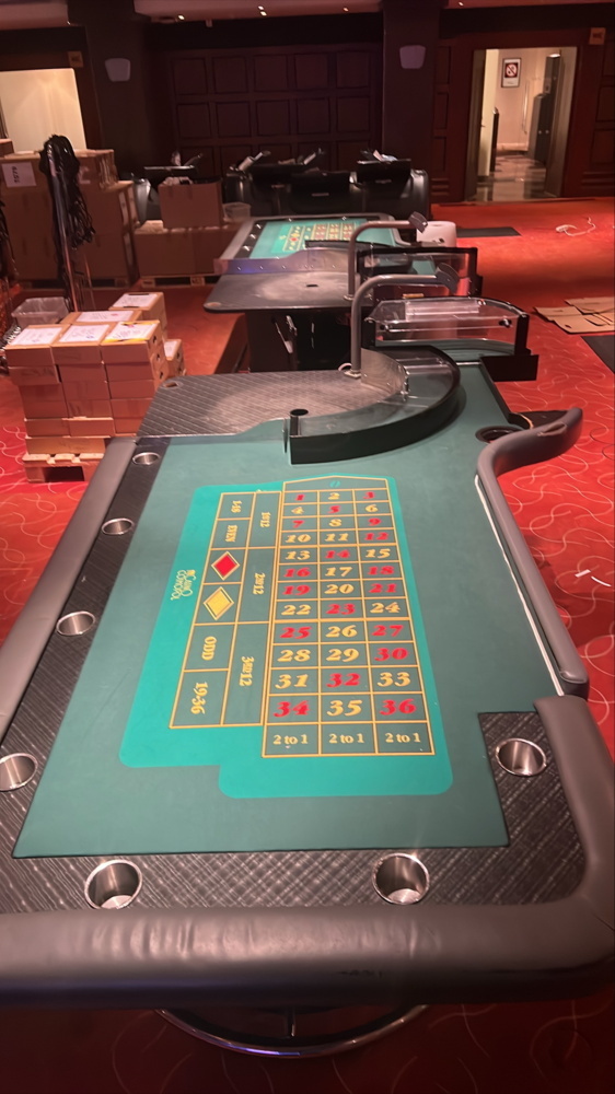 1380384-1 Roulette table - right-handed, 283 × 167 cm