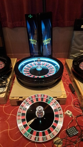 Roulette wheel &amp; display + Extra wheel head - TCS John Huxley (2014) - PS Auction - We value the ...