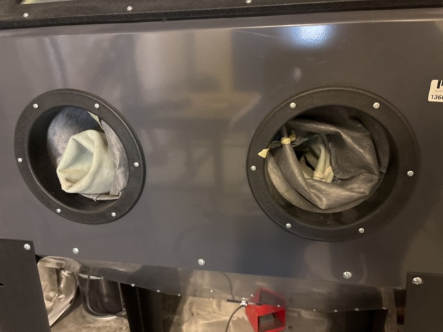 1360993-5 Blästerskåp med utsug och utrustning - PELA Tools