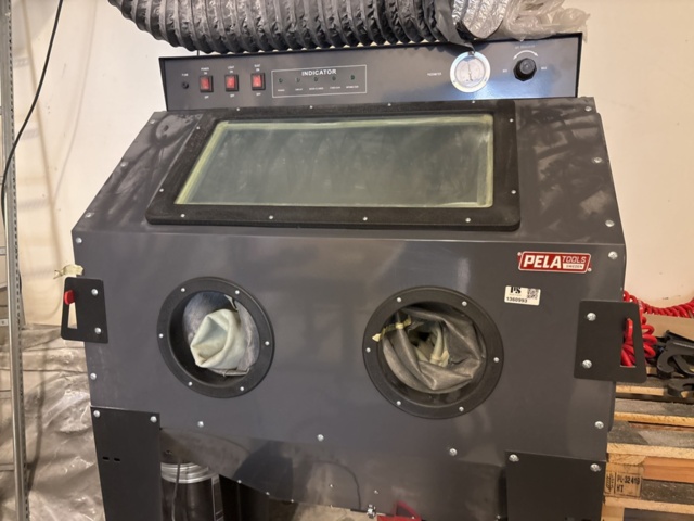 1360993-6 Blästerskåp med utsug och utrustning - PELA Tools