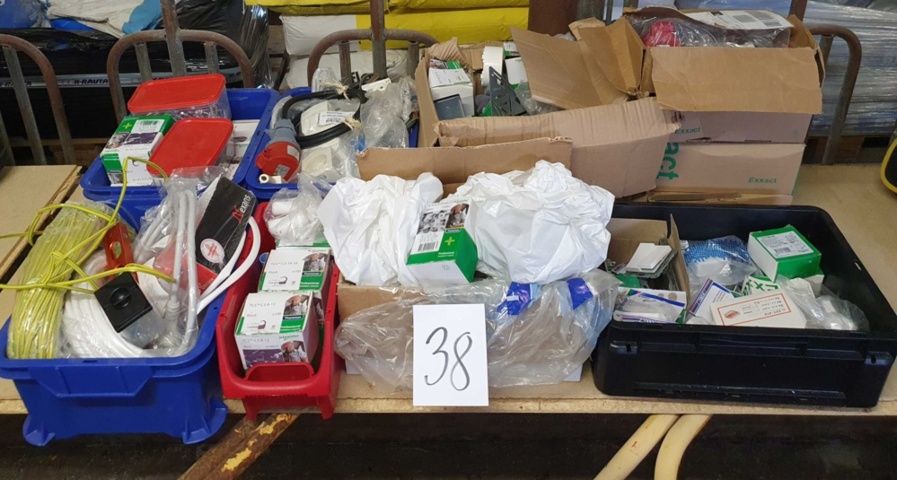 1381170-1 Large amount of different electrical installation materials