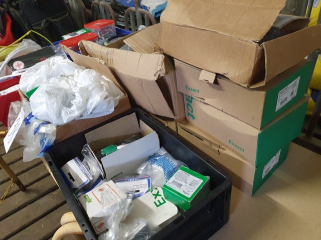 1381170-10 Large amount of different electrical installation materials