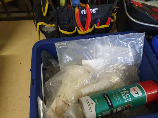 1381171-4 Large variety of tools in bags and electrical installation materials