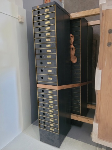 1381185-1 Safe deposit box