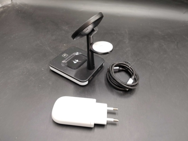 1381572-6 Laddstation - Samaray, 2 st, 4-1, magnetisk, svart