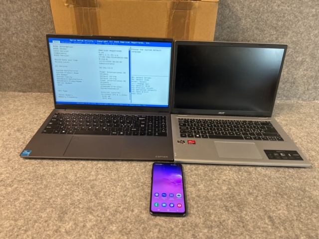 1367393-1 2 laptops, 1 mobile phone, - Cepter, Asus and Samsung Galaxy S10e