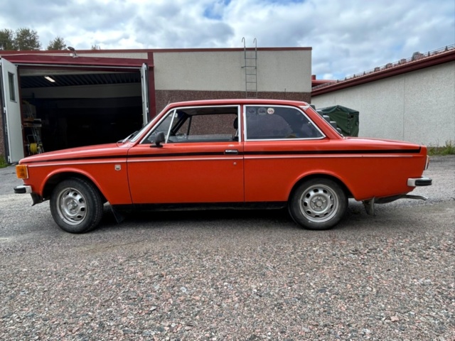 1382041-8 Volvo 142 2.0 Manual, 82hp, 1973