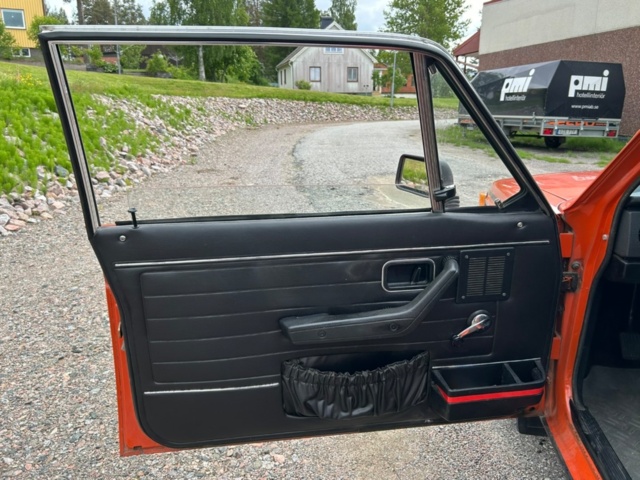 1382041-30 Volvo 142 2.0 Manual, 82hp, 1973