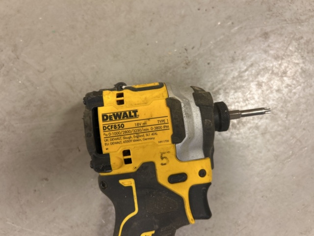 1377858-7 Tool kit with 8 hand tools - DeWalt