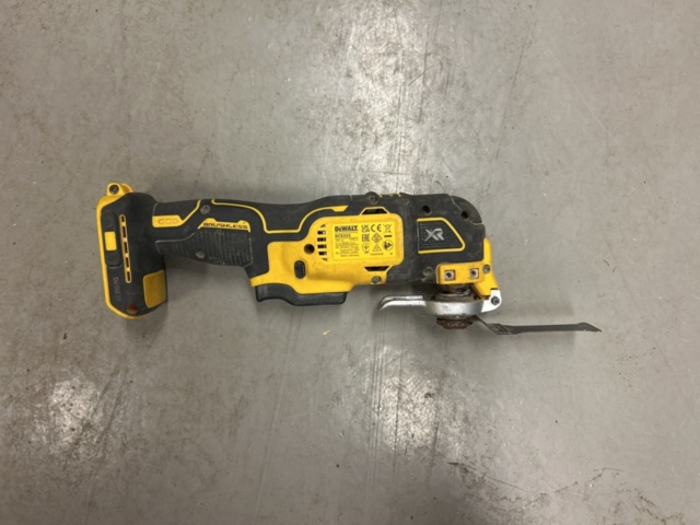 1377858-13 Tool kit with 8 hand tools - DeWalt